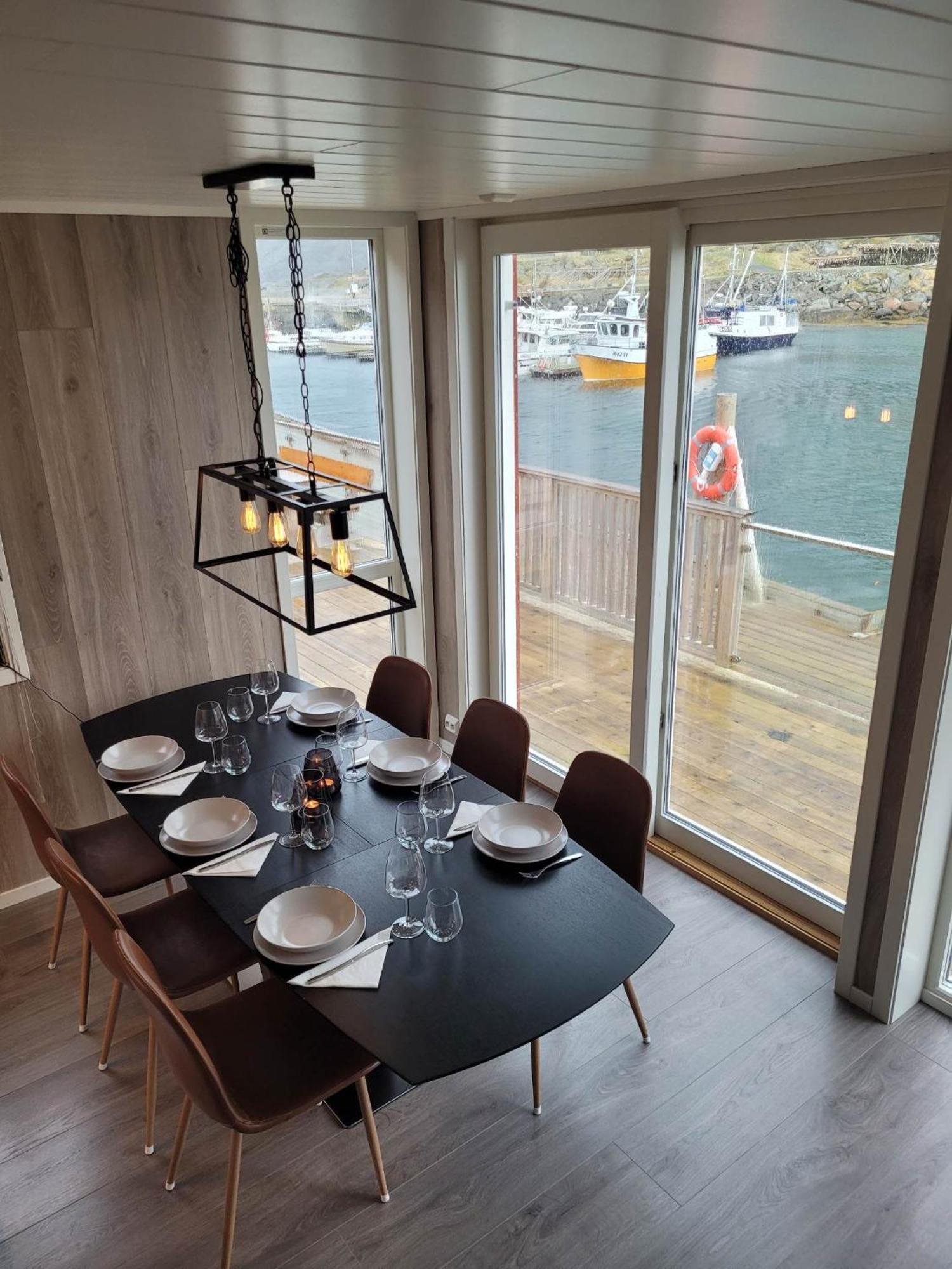 Waterfront Suite L Ballstad L Lofoten L Norway 客房 照片